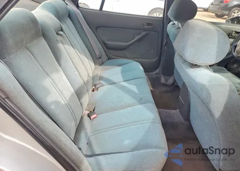 1993 Toyota Camry Le z USA, uszkodzony, nr VIN 4T1SK12E5PU195562